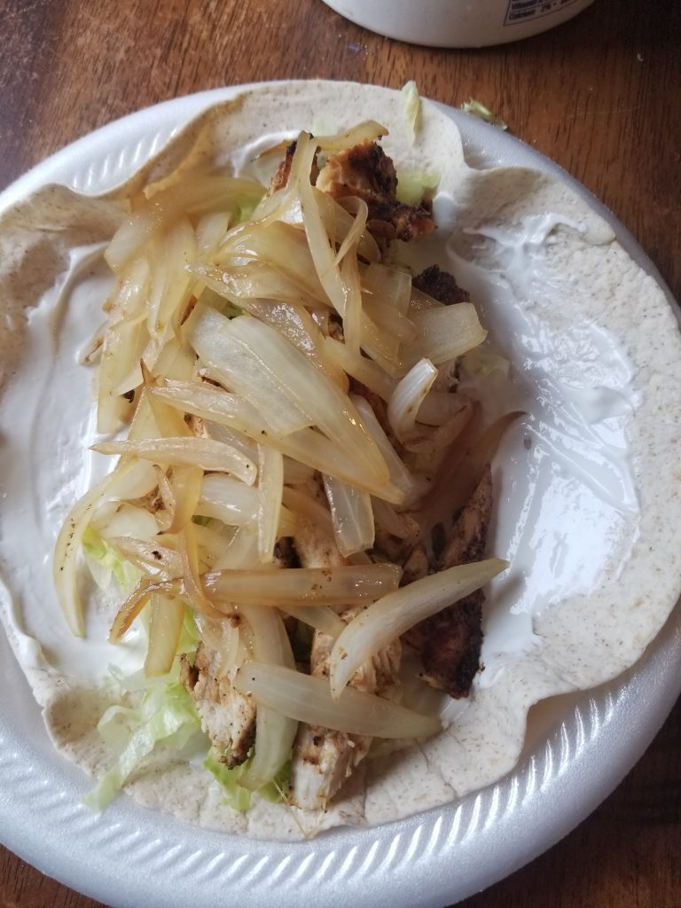 picture of chicken fajita ready to eat