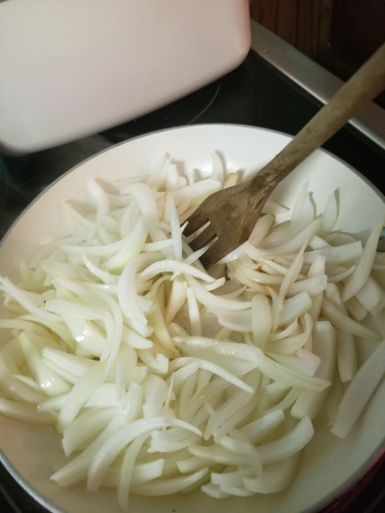 picture of onions sauteing