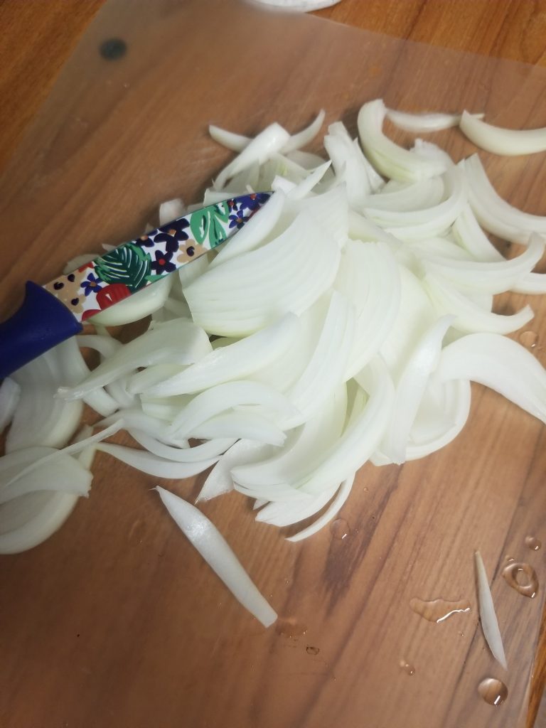 picture of sliced up onions